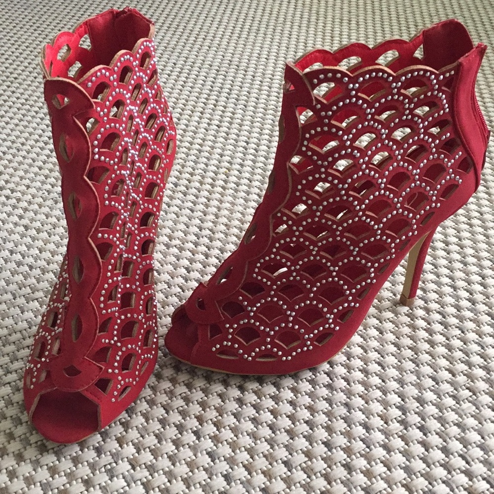 Rhinestones caged heel size 6.5